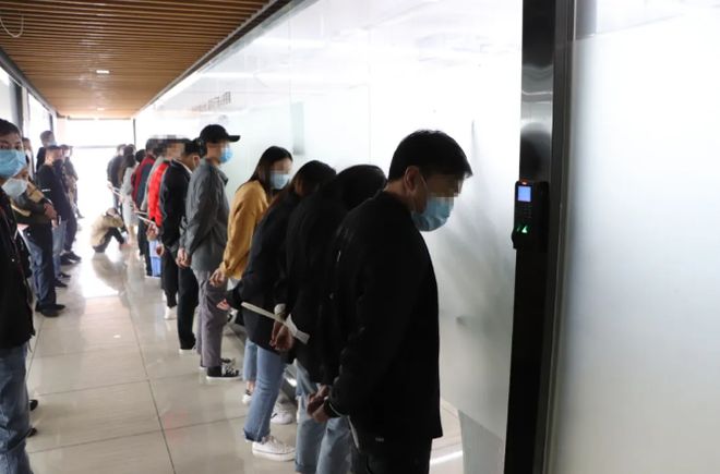 配资平台炒股被骗怎么办_配资炒股骗局可以报警吗_股票玩配资的是骗局