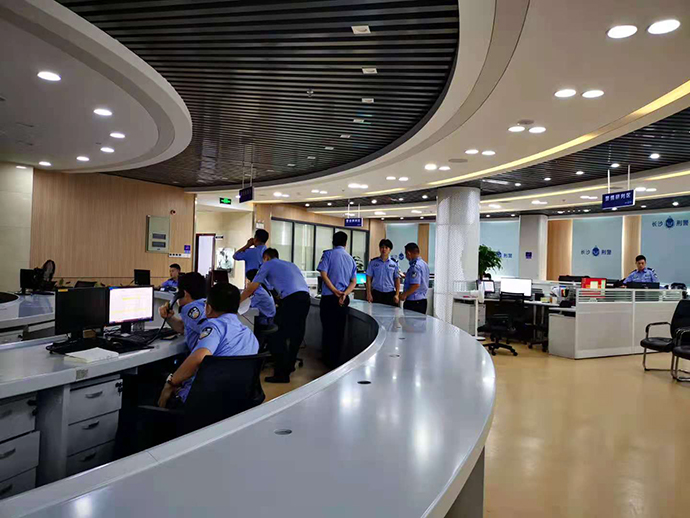 反诈民警揭秘荐股骗局_荐股骗局运作模式_股票配资 骗局