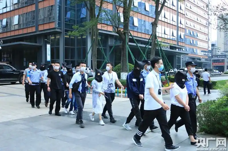 股票配资诈骗案警方调查_成渝警方联手破获股票配资诈骗案_财富家股票配资 骗局