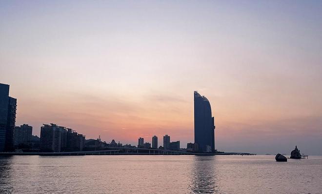 AI炒股机器人法律分析_非法经营罪证券投资咨询辩护_量化交易软件要多少钱