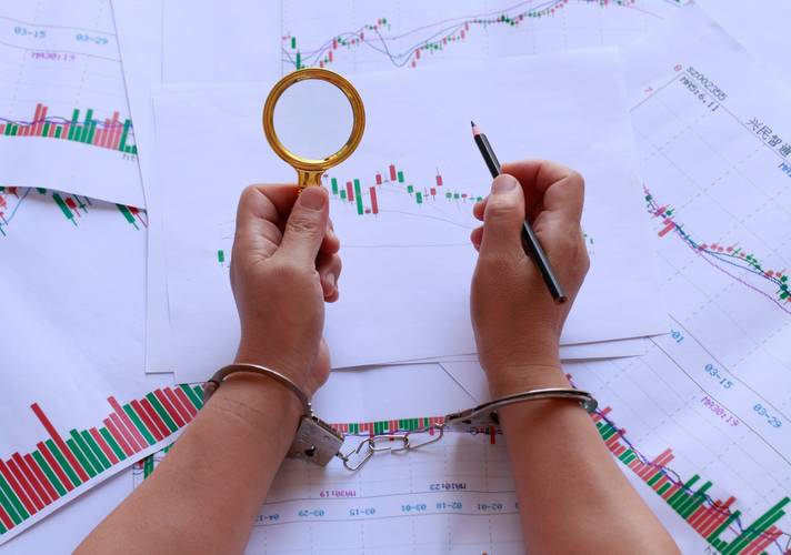 网上配资炒股违法吗？非法证券期货活动有新套路，投资者需警惕