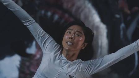 深海潜水却被鲨鱼围困，开启险象环生人鲨大战